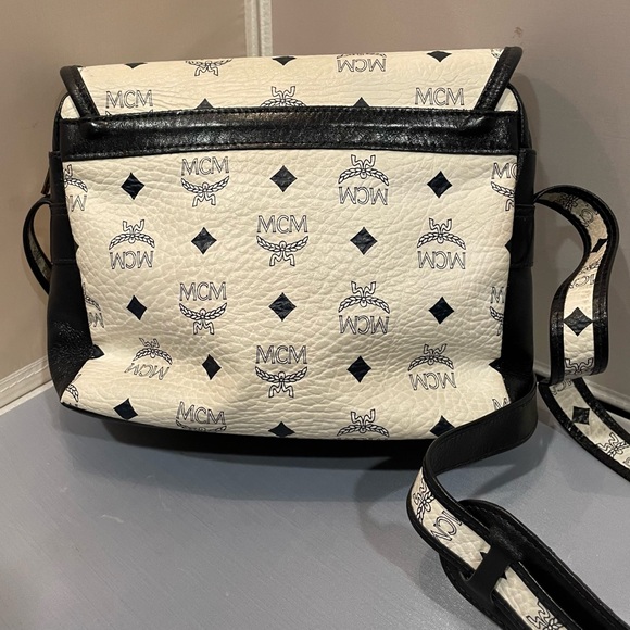 EUC MCM Patterned White & Black Crossbody Bag Purse VTG Gold HW Leather Auth!! - Picture 14 of 16